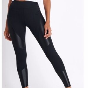 Koral Forge Mid Rise Leggings Black panels sz M